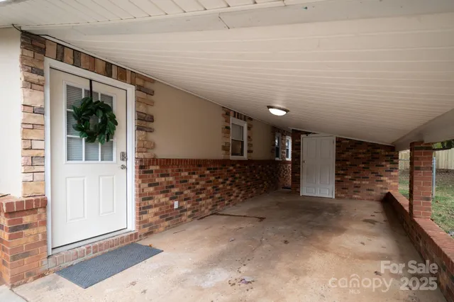 $213,000 | 164 8th Avenue Southwest, Conover, NC 28613