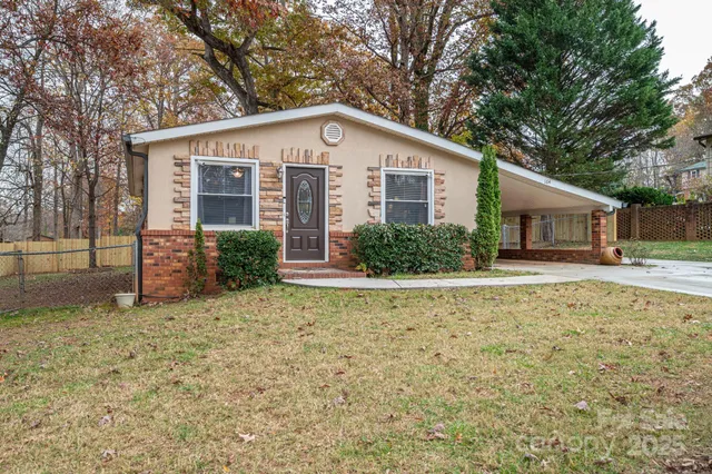 $213,000 | 164 8th Avenue Southwest, Conover, NC 28613