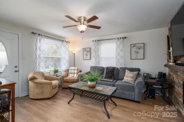 $213,000 | 164 8th Avenue Southwest, Conover, NC 28613