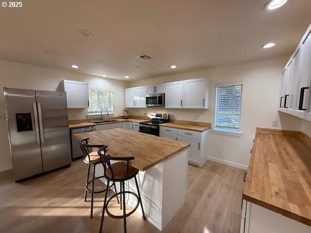 $585,000 | 575 Cedar Street, Sutherlin, OR 97479