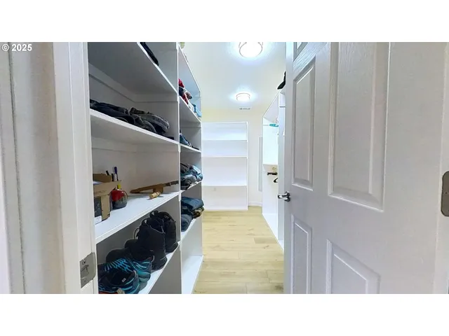 $585,000 | 575 Cedar Street, Sutherlin, OR 97479