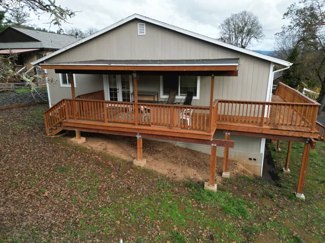 $585,000 | 575 Cedar Street, Sutherlin, OR 97479