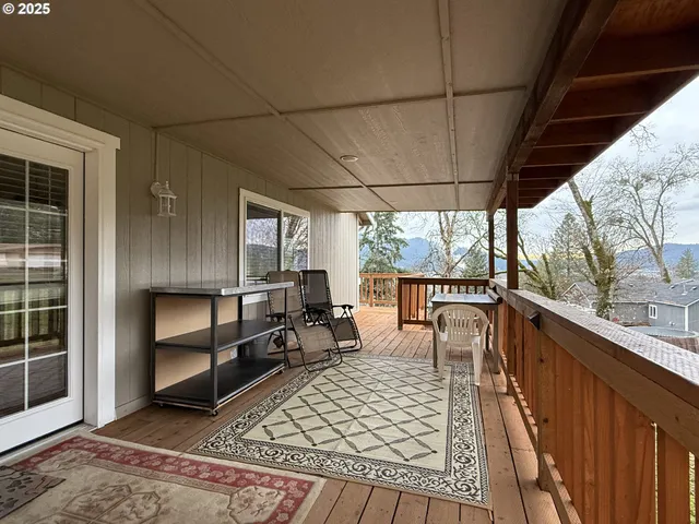 $585,000 | 575 Cedar Street, Sutherlin, OR 97479