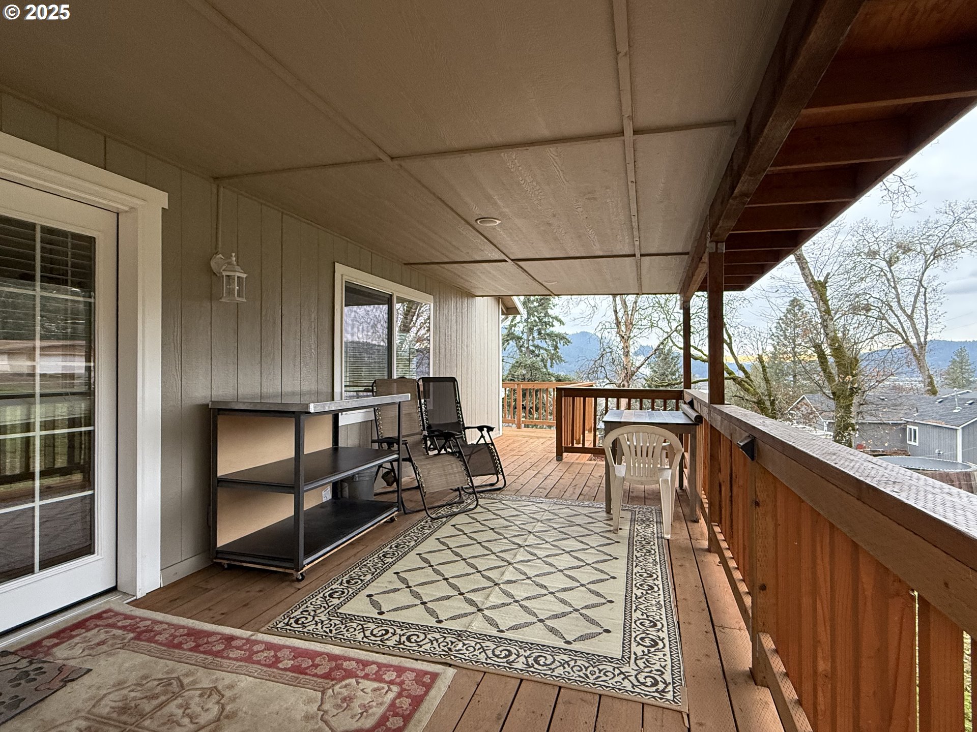 575 Cedar Street Sutherlin, OR 97479 - Photo 46 of 47 a outdoor living space with furniture