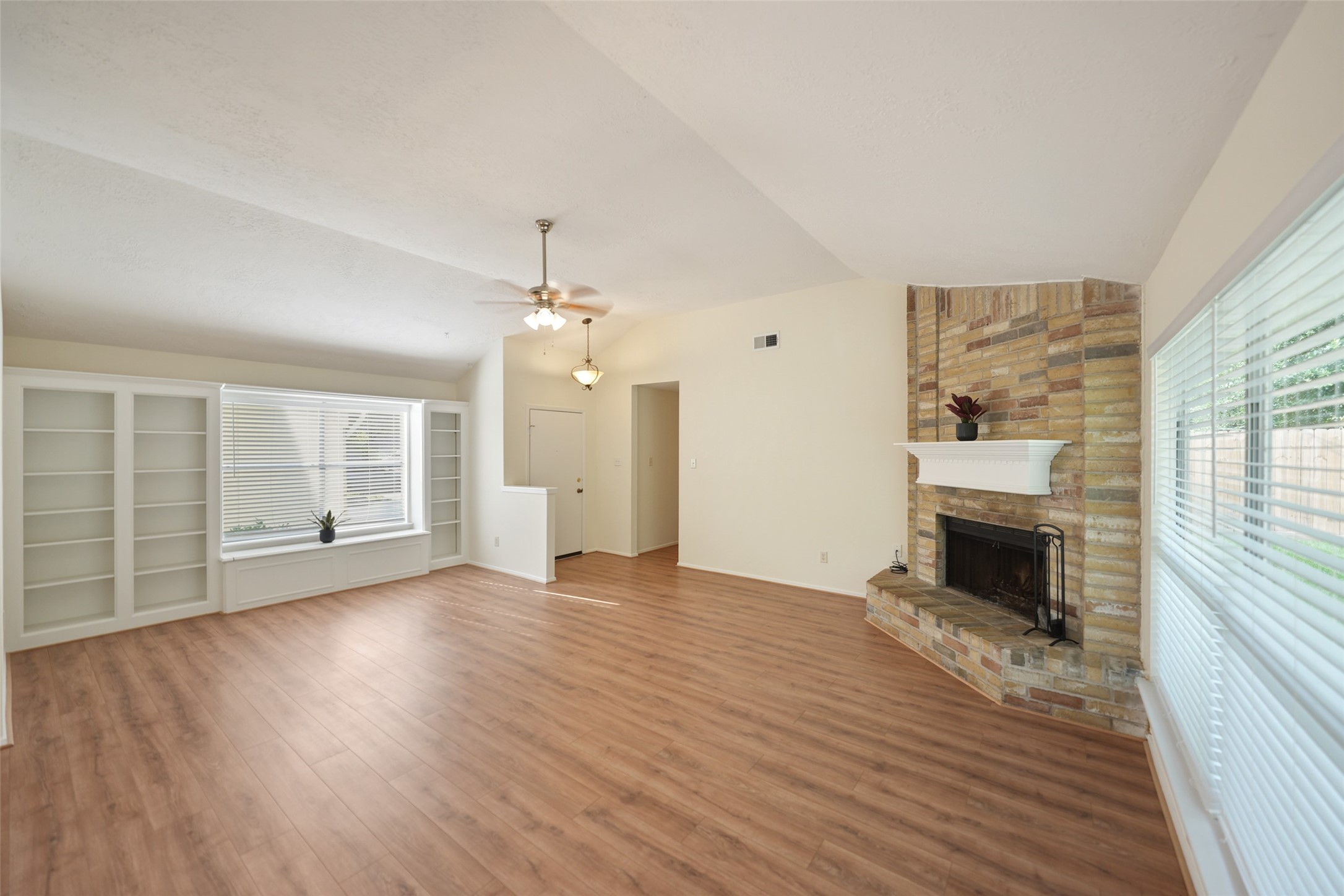 21503 Bridgepoint Lane Spring, TX 77388 - Photo 15 of 36