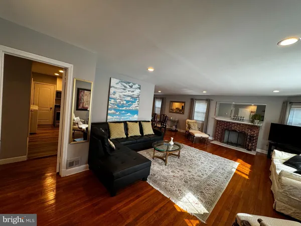 $4,750 | 4915 36th Street North, Arlington, VA 22207