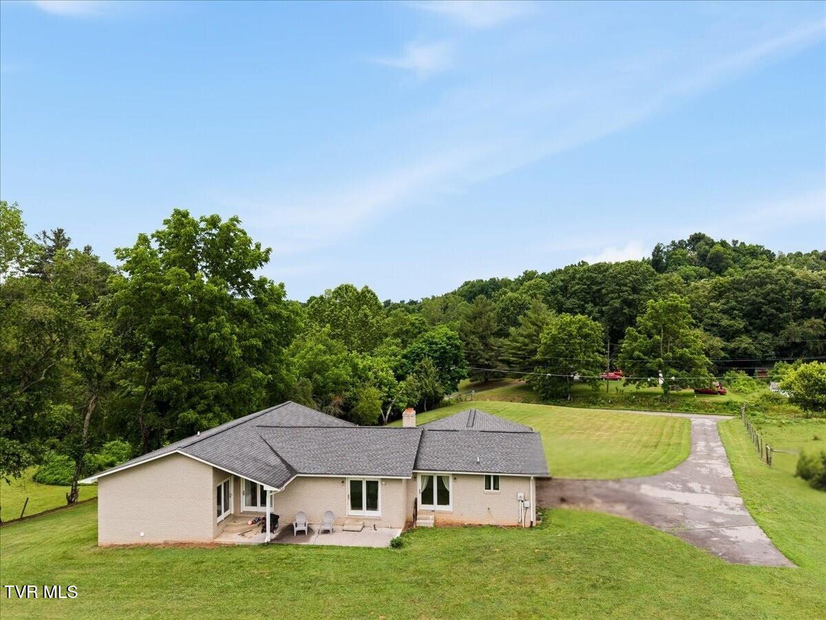 122 South Fork Road Marion, VA 24354 - Photo 5 of 70 76dfb0e4-8679-4bf8-8acb-71139cd679b5
