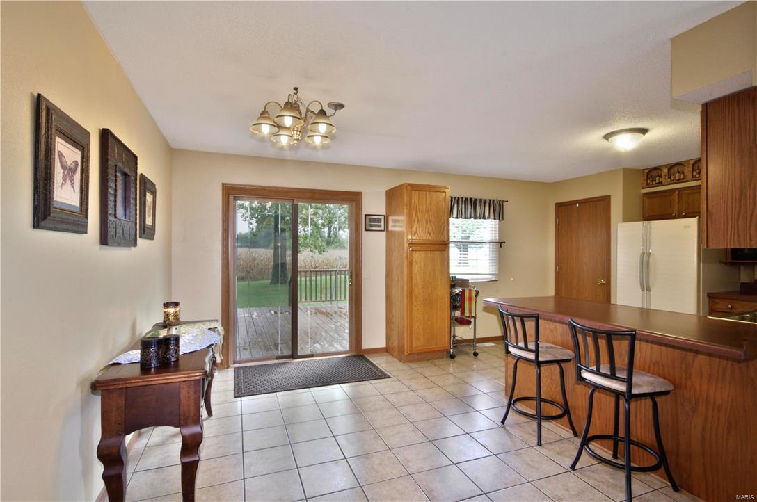 2763 Seiler Road Alton, IL 62002 - Photo 3 of 20