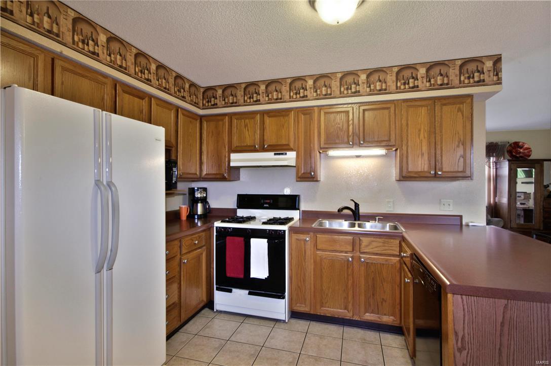 2763 Seiler Road Alton, IL 62002 - Photo 4 of 20