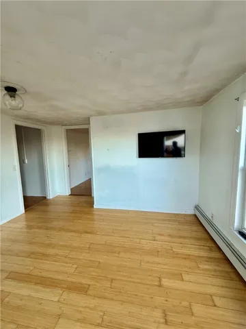 $1,900 | 39 Congdon Street, Narragansett, RI 02882