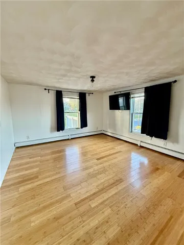 $1,900 | 39 Congdon Street, Narragansett, RI 02882