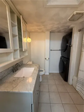 $1,900 | 39 Congdon Street, Narragansett, RI 02882