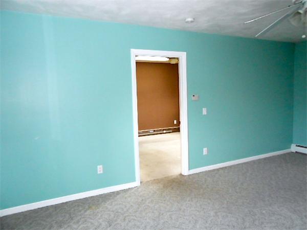 70 Honeysuckle Road Warwick, RI 02888 - Photo 11 of 20