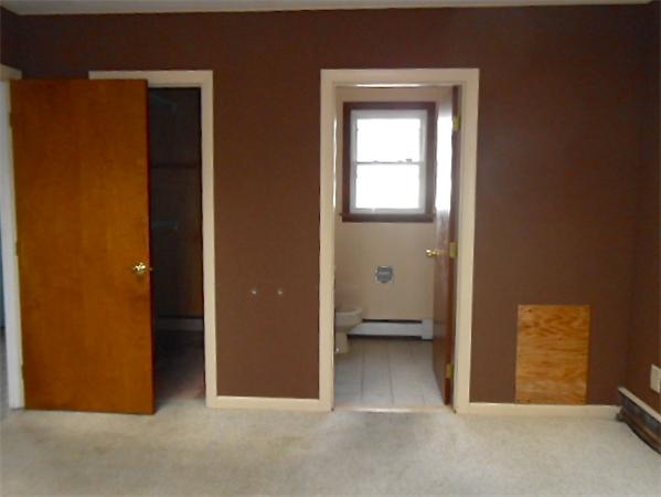 70 Honeysuckle Road Warwick, RI 02888 - Photo 12 of 20