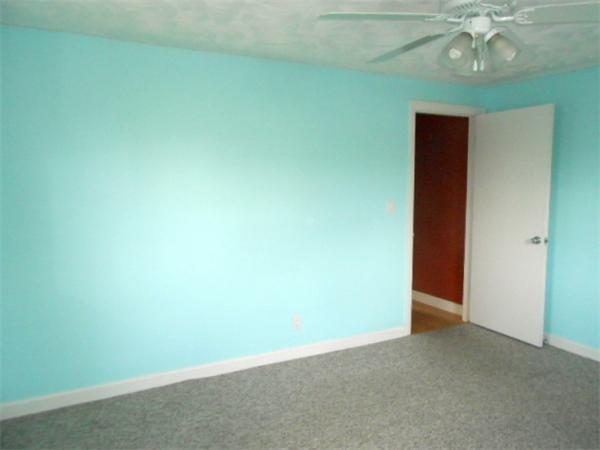 70 Honeysuckle Road Warwick, RI 02888 - Photo 17 of 20