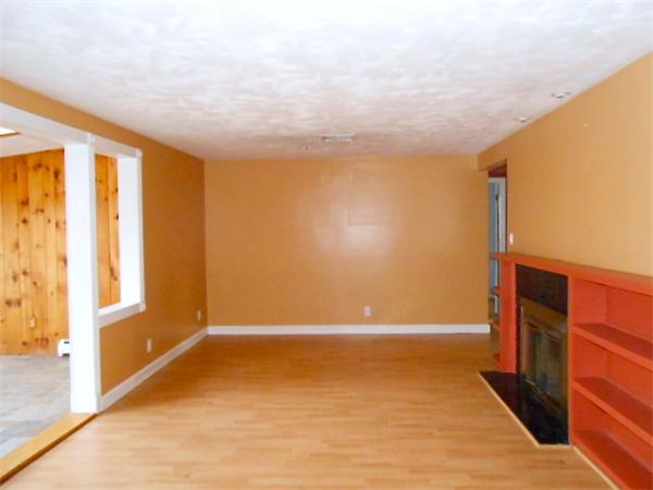 70 Honeysuckle Road Warwick, RI 02888 - Photo 5 of 20