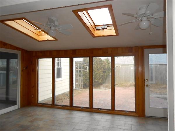 70 Honeysuckle Road Warwick, RI 02888 - Photo 7 of 20