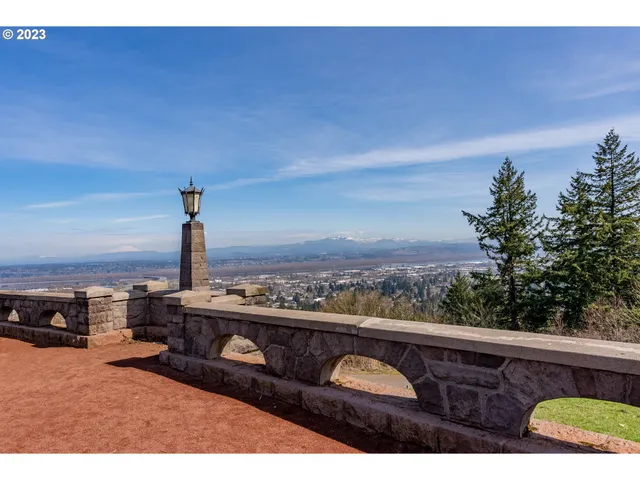 a view of outdoor space with city view