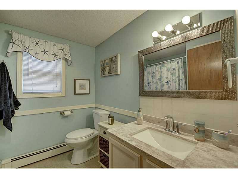 30 Holmes Street Westerly, RI 02891 - Photo 17 of 24 Bathroom.