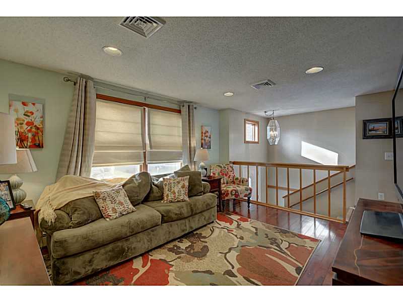30 Holmes Street Westerly, RI 02891 - Photo 6 of 24 Living Room.