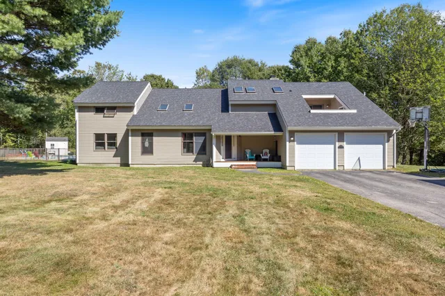 $985,000 | 67 Field Road, Falmouth, ME 04105