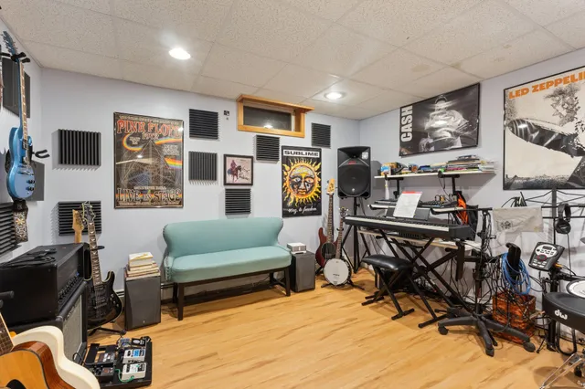 $985,000 | 67 Field Road, Falmouth, ME 04105