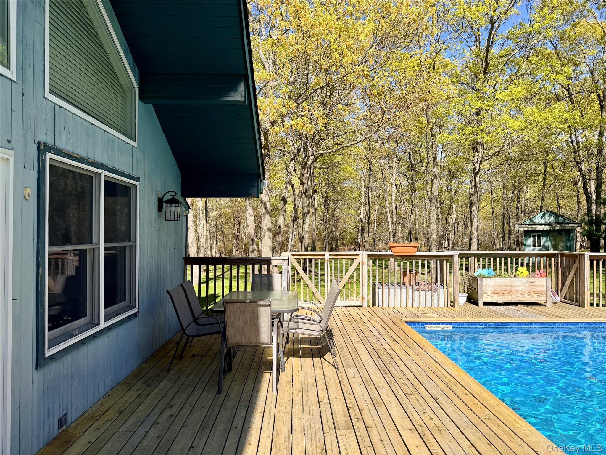 43 B Old Squires Road Hampton Bays, NY 11946 - Photo 4 of 20