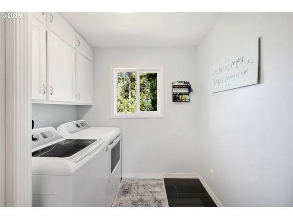 $695,000 | 2402 Stephanie Lane, North Bend, OR 97459