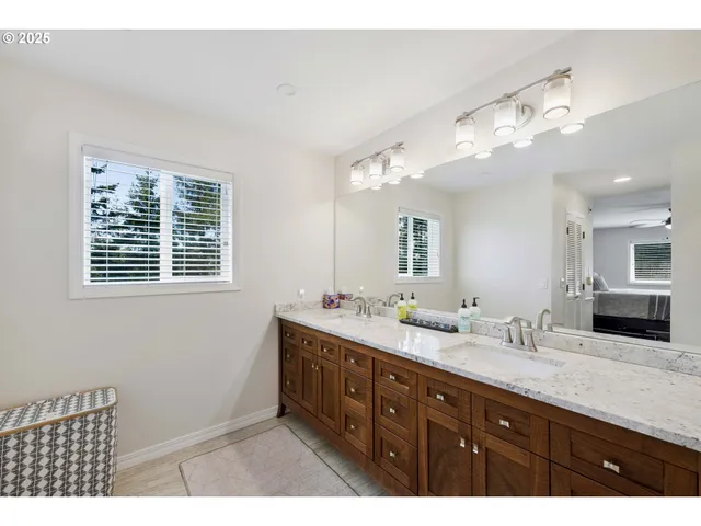 $719,000 | 2402 Stephanie Lane, North Bend, OR 97459