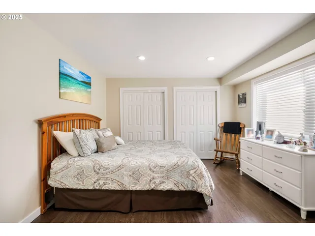 $719,000 | 2402 Stephanie Lane, North Bend, OR 97459