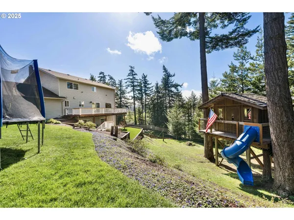 $695,000 | 2402 Stephanie Lane, North Bend, OR 97459