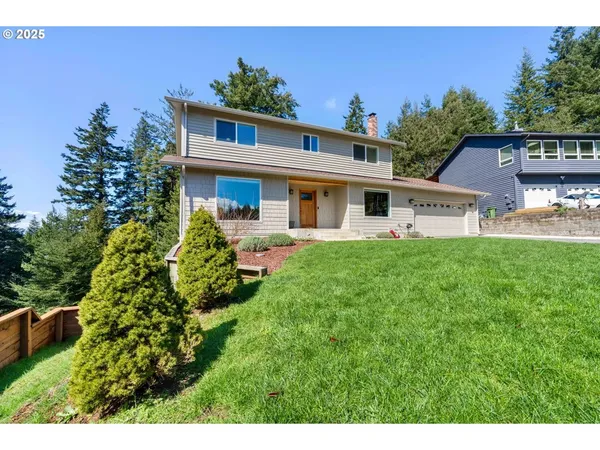 $695,000 | 2402 Stephanie Lane, North Bend, OR 97459