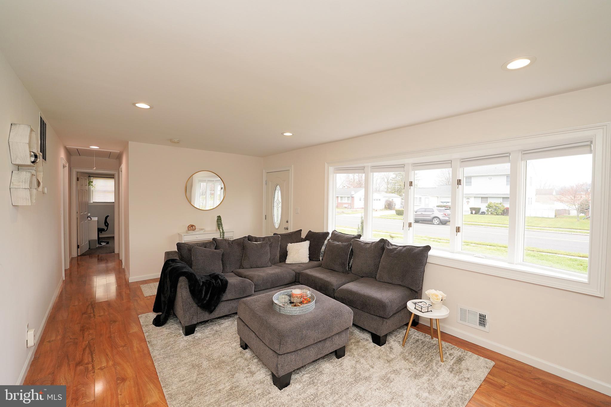 51 Sunset Boulevard Hamilton, NJ 08690 - Photo 8 of 29