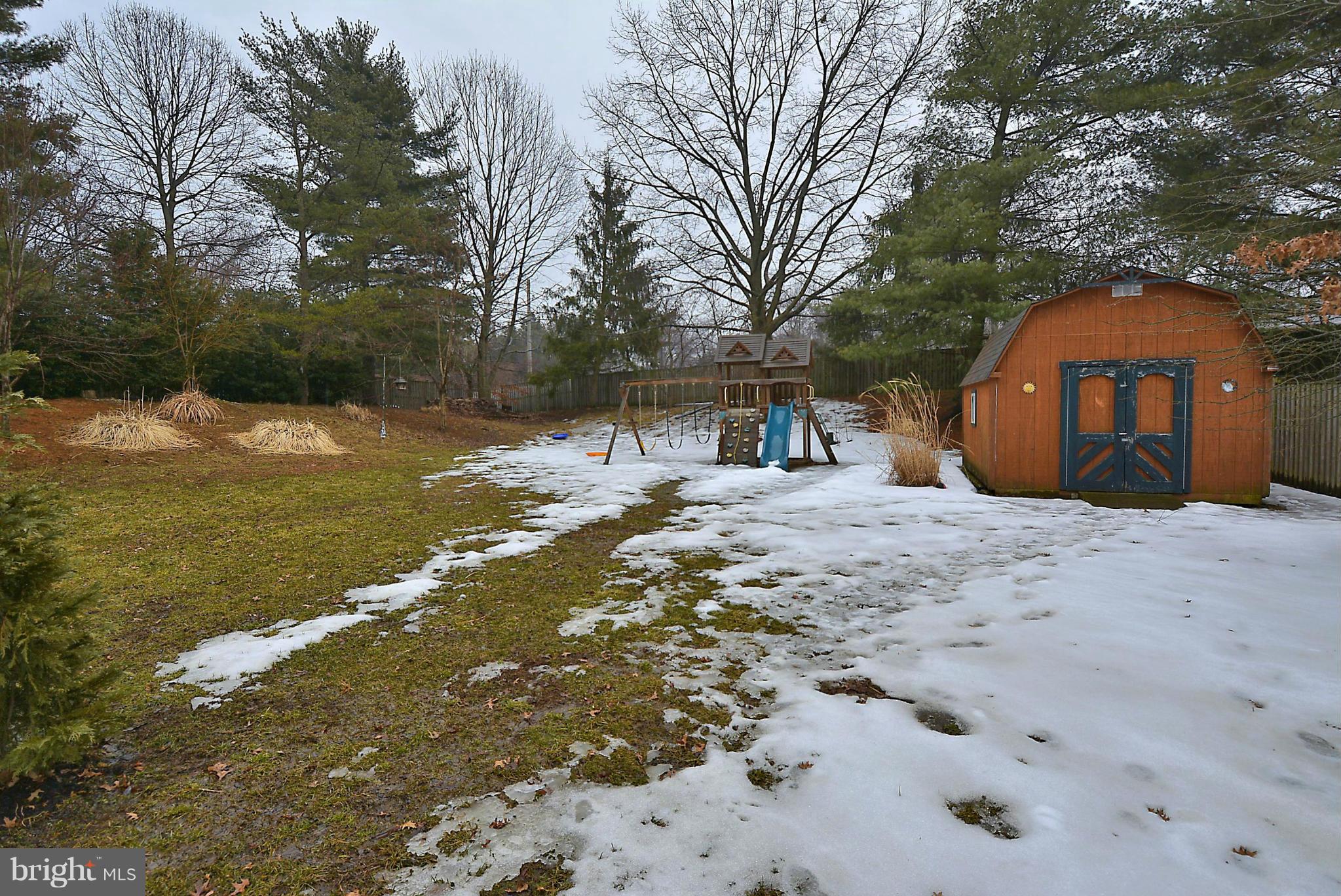 295 Raintree Drive Arnold, MD 21012 - Photo 19 of 20 View of Huge fenced rear yard. Very private!