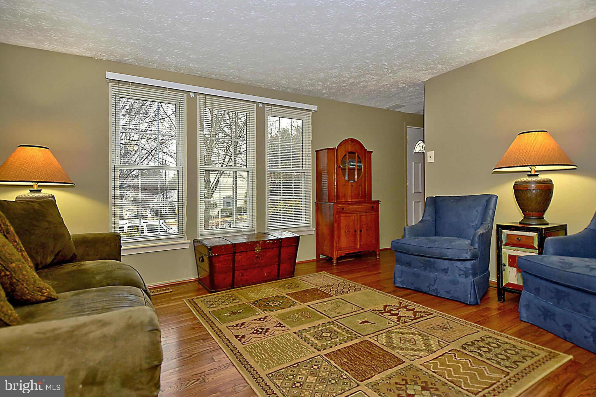 Living Room w/Hardwood flooring