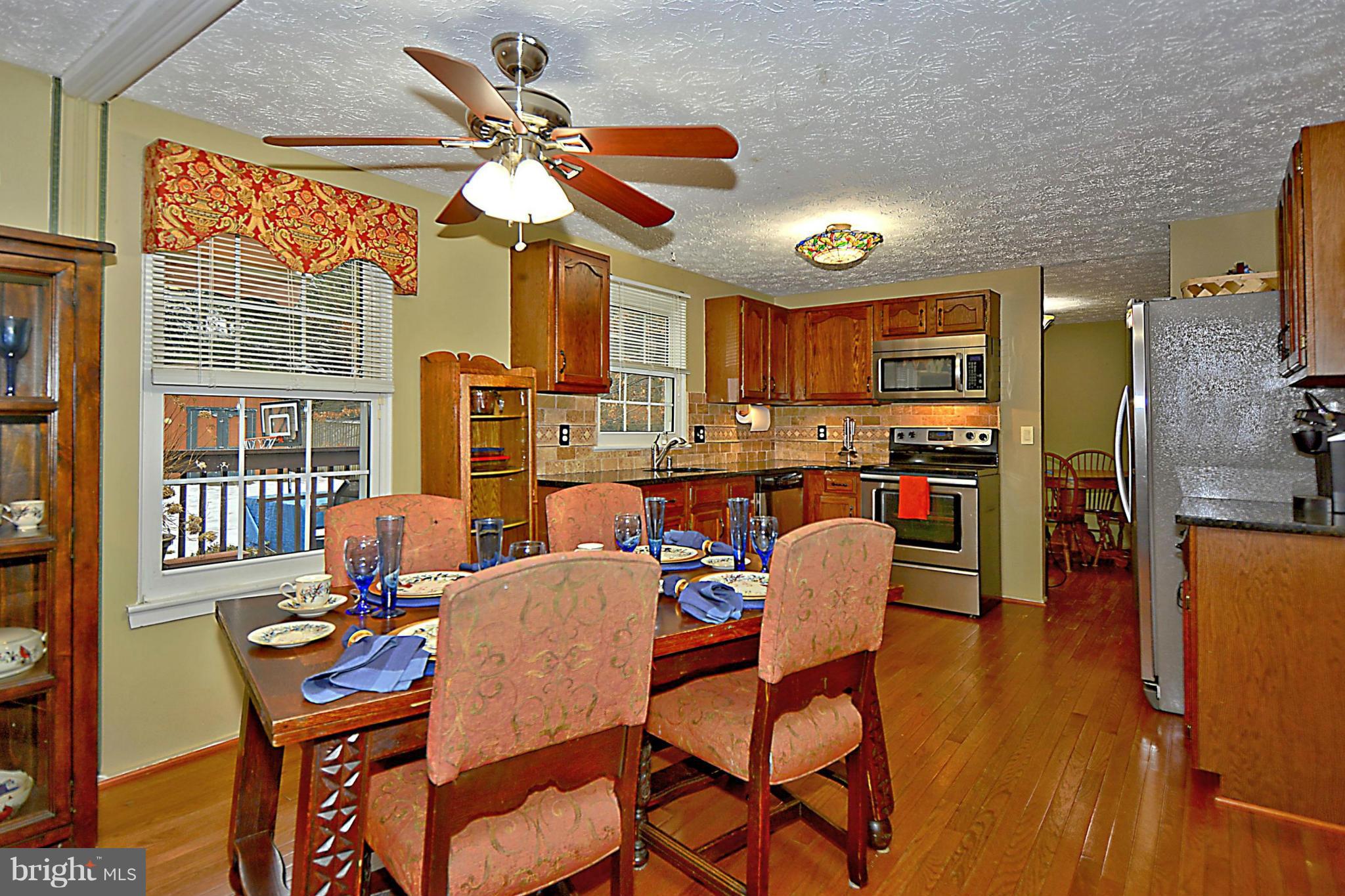 Breakfast Area at Kitchen