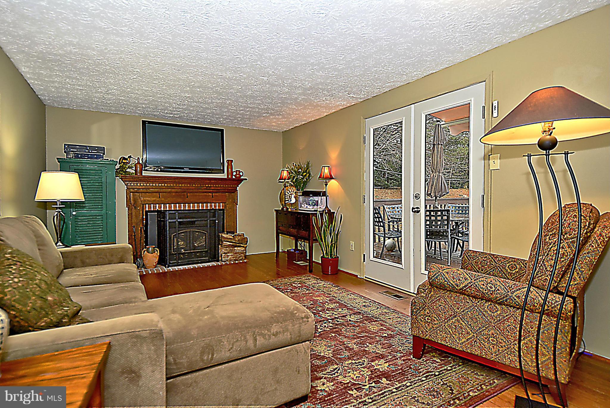 295 Raintree Drive Arnold, MD 21012 - Photo 9 of 20 Family Room w/Fireplace