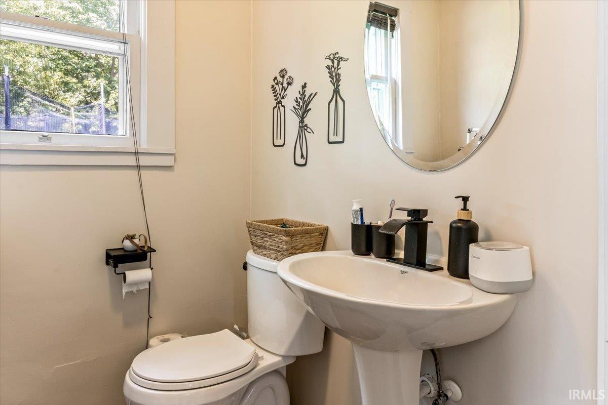306 Best Street Winchester, IN 47394 - Photo 15 of 32