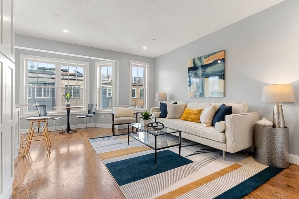 194 K Street, Unit 3 Boston, MA 02127 - Photo 1 of 18