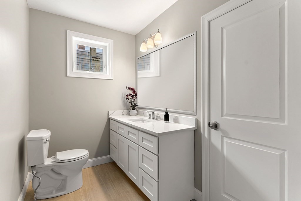 194 K Street, Unit 3 Boston, MA 02127 - Photo 12 of 18