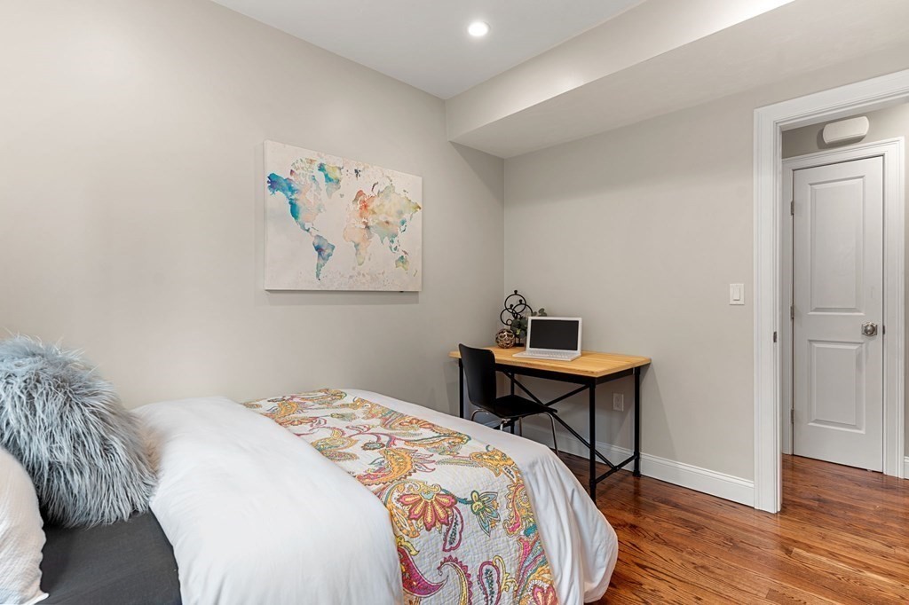 194 K Street, Unit 3 Boston, MA 02127 - Photo 13 of 18