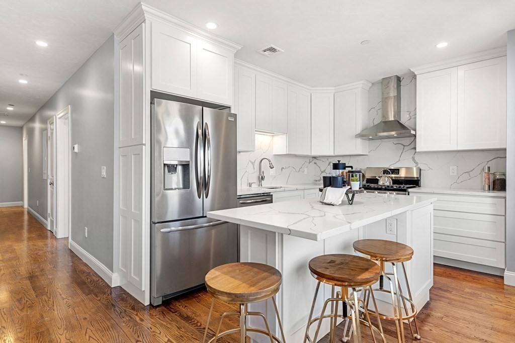 194 K Street, Unit 3 Boston, MA 02127 - Photo 2 of 18