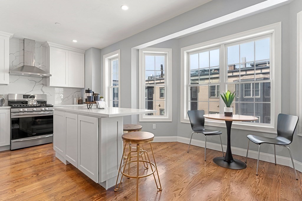 194 K Street, Unit 3 Boston, MA 02127 - Photo 3 of 18