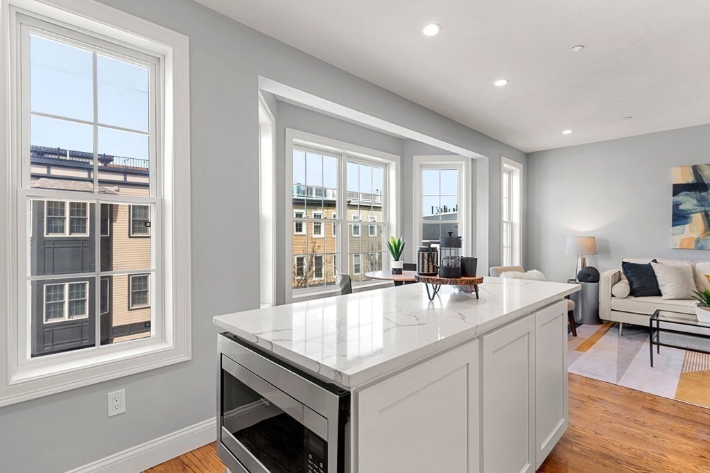 194 K Street, Unit 3 Boston, MA 02127 - Photo 7 of 18