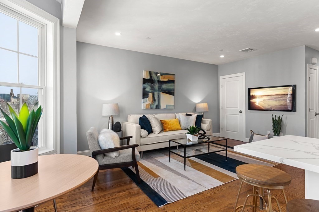 194 K Street, Unit 3 Boston, MA 02127 - Photo 8 of 18