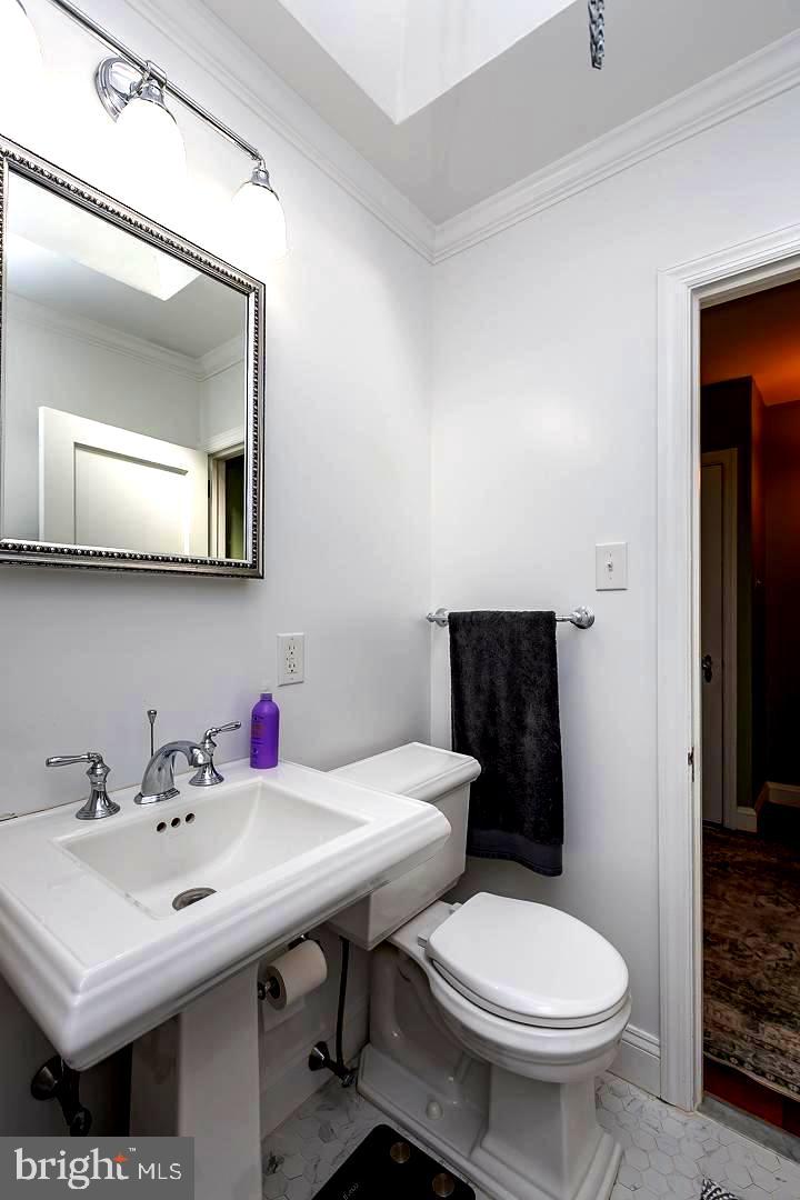 133 Green Valley Road Upper Darby, PA 19082 - Photo 27 of 29 Hall Bath
