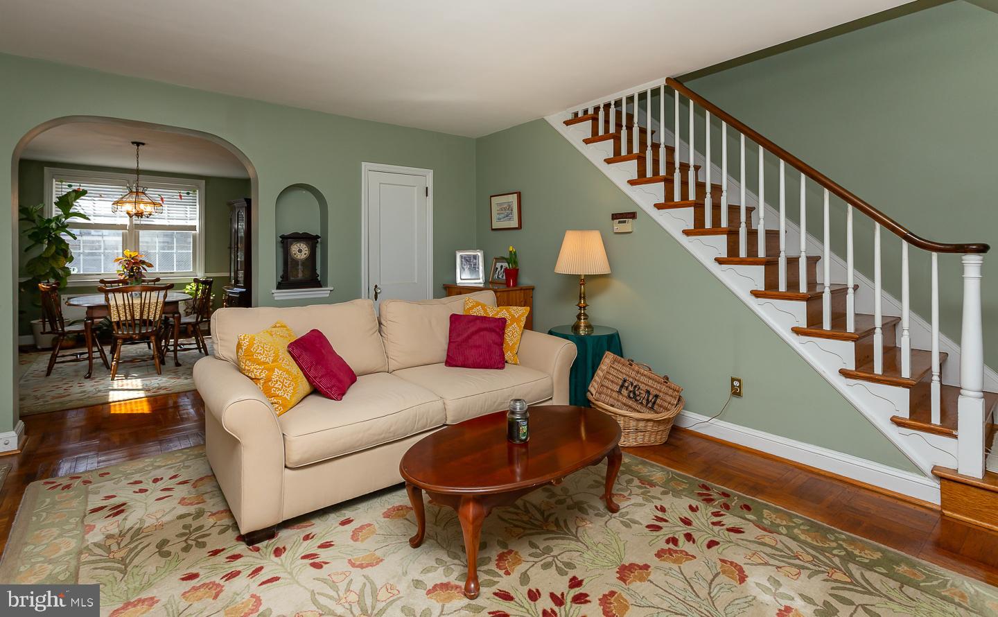 133 Green Valley Road Upper Darby, PA 19082 - Photo 8 of 29 Living Room