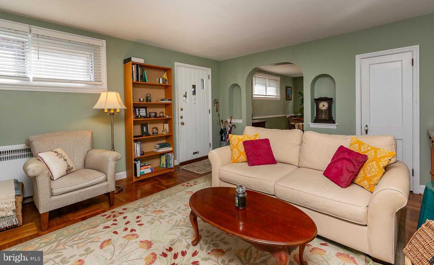 133 Green Valley Road Upper Darby, PA 19082 - Photo 10 of 29 Living Room
