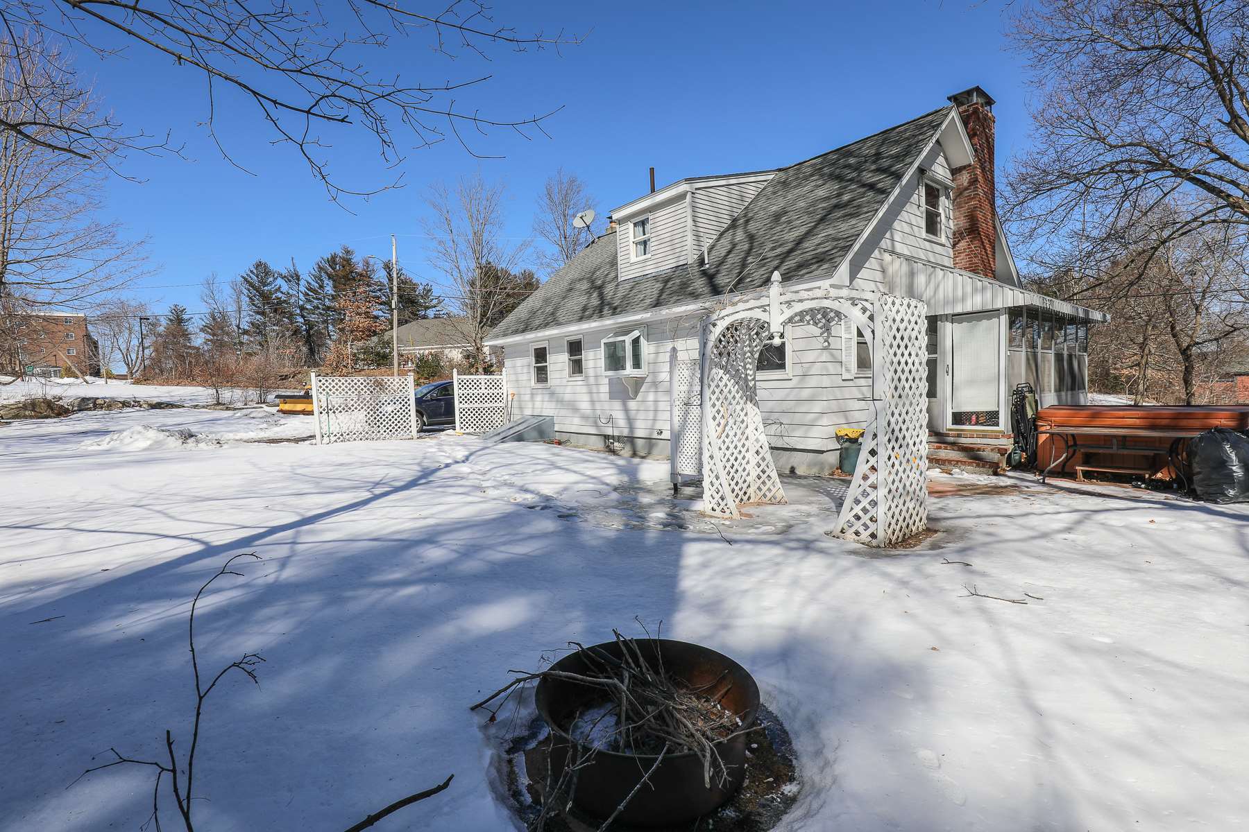 2 Hood Road Derry, NH 03038 - Photo 2 of 35 Gallery Image 2