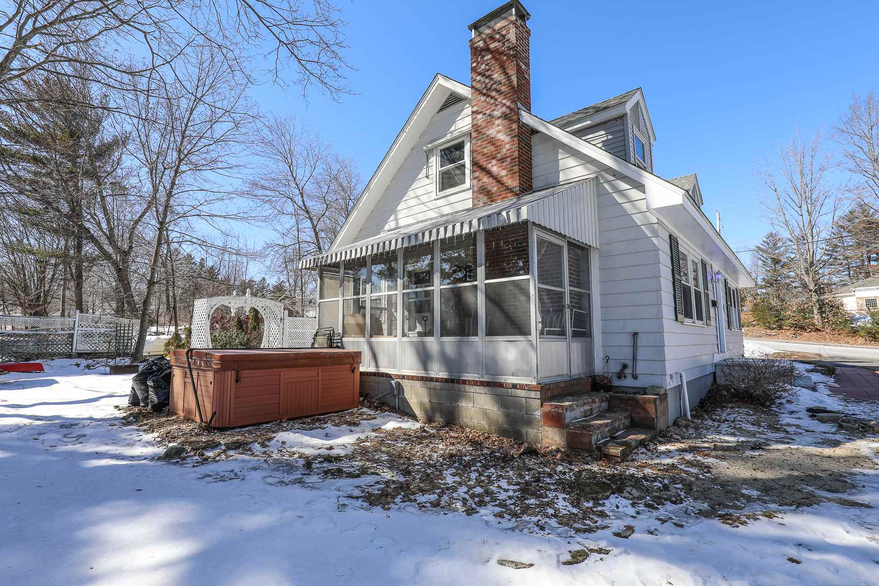 2 Hood Road Derry, NH 03038 - Photo 4 of 35 Gallery Image 4
